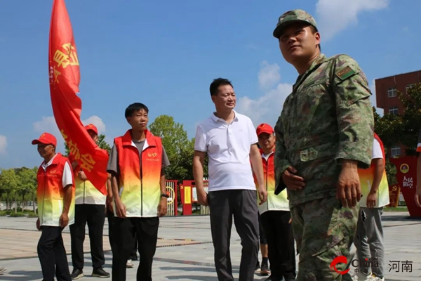 正阳县青年志愿者协会参观国防教育基地