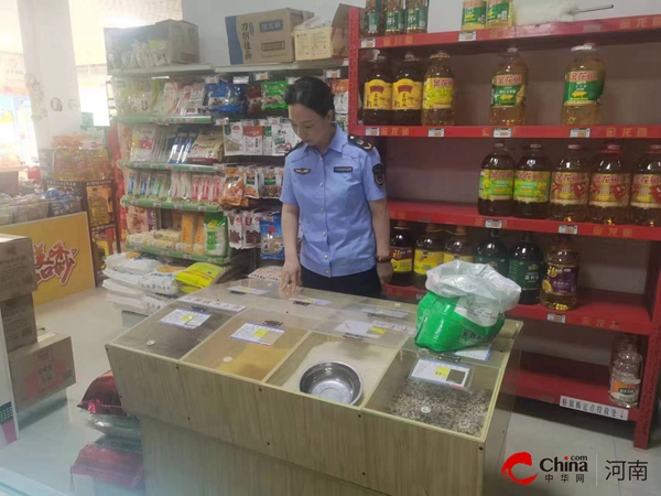 ​西平县市场监督管理局老王坡市场监管所开展散装食品专项整治行动