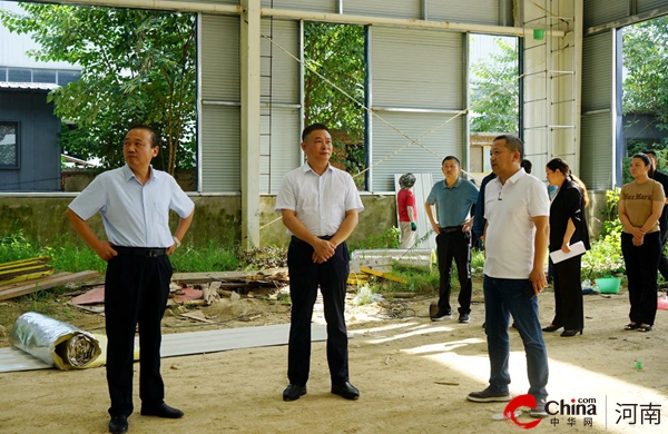 新蔡县委副书记、县长李勇到开发区项目建设一线现场办公