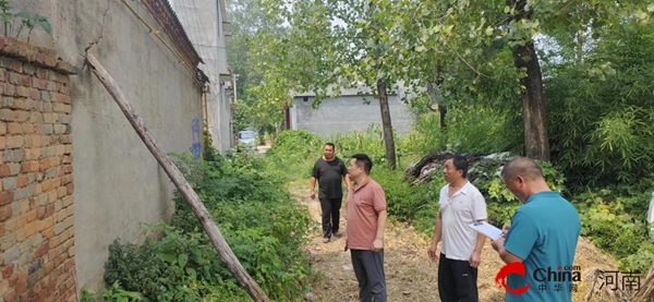 ​西平县住建局领导到专探乡对农村危房改造户进行鉴定