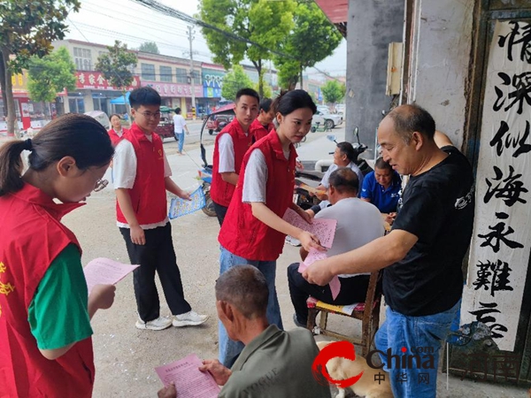 汝南县和孝镇开展“青年普法志愿者法治文化基层行”活动