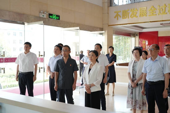 ​信阳市人大常委会副主任熊静香一行到罗山法院检查家庭教育促进法贯彻实施情况