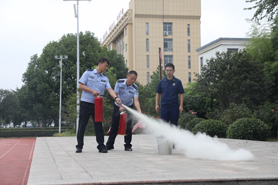 ​光山县公安局组织开展“全市安全日”应急疏散演练