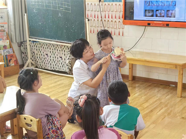 宁陵县妇幼保健院举办“全国爱牙日”宣传活动
