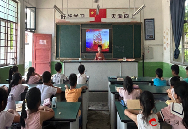 ​西平县五沟营中心学校开展“抗战胜利日”宣传教育活动