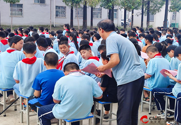 ​西平县权寨镇开展“全民反诈在行动”宣传进校园活动