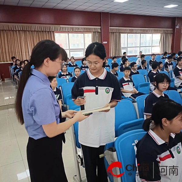 平舆县人民检察院：送法进校园 法治护成长